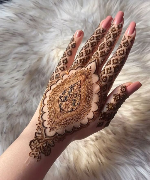 Arabic mehndi design with fine lines and flowers