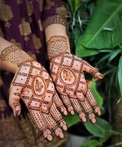 Mehndi with Leave and Vines and checker pattern