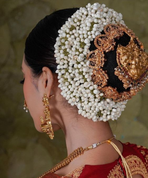Bun Hairstyle with Gajra with Temple Style Bun Jewellery