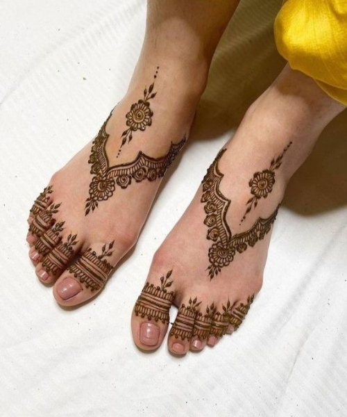 Jewellery inspired arabic mehndi design