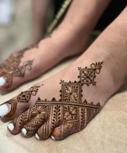 Moroccan Simple foot mehndi design