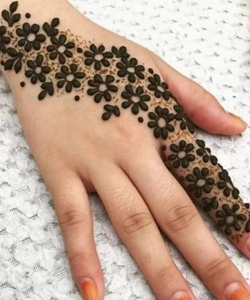 Hath Phool inspired flower mehndi