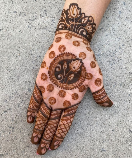 Mehndi Design with Lotus Flower in Centre