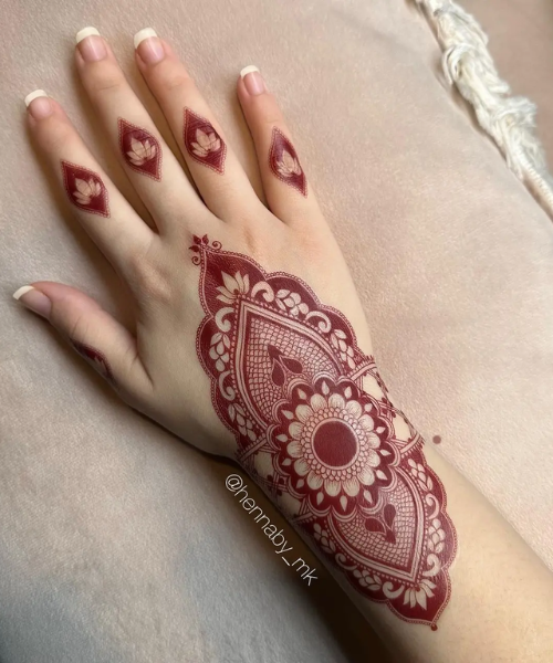 Elegant Arabic Mehndi with Bold Floral and Geometric Designs