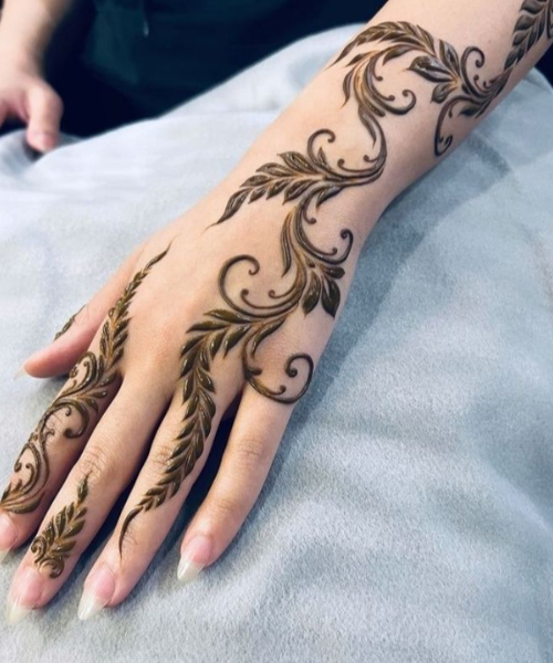 Elegant Leaf Mehndi Design with Graceful Swirls and Minimal Patterns