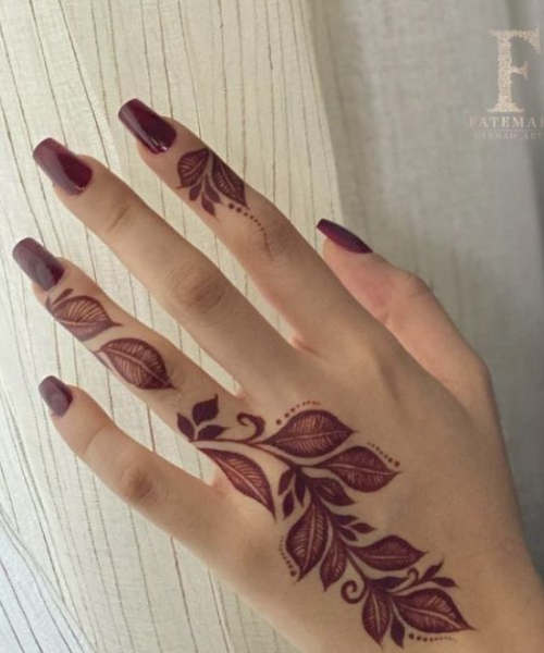 Elegant Leaf Mehndi Design with Bold and Detailed Patterns