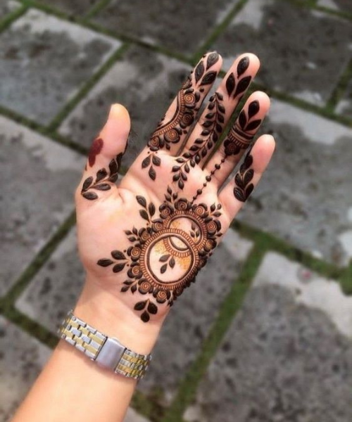 Arabic Mehndi with Bold Floral Patterns