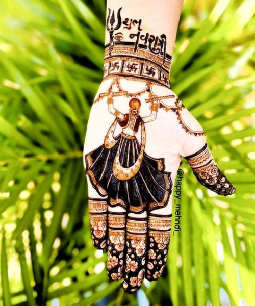 Mehndi Design for navratri​ with woman doing garba