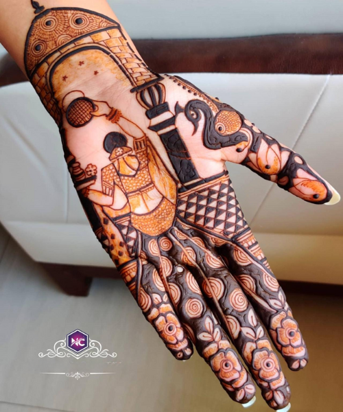 Mehndi with picture of woman praying