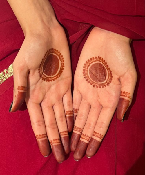 Simple and Easy Navratri Mehndi