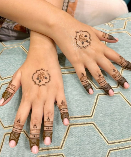 Minimalist mehndi design