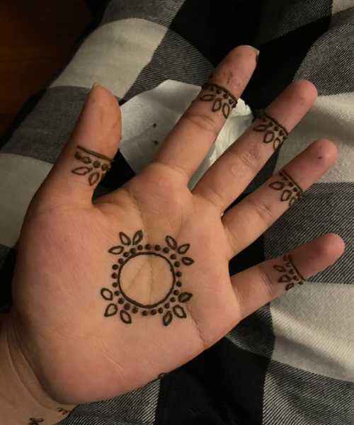 Minimal Mehndi Design