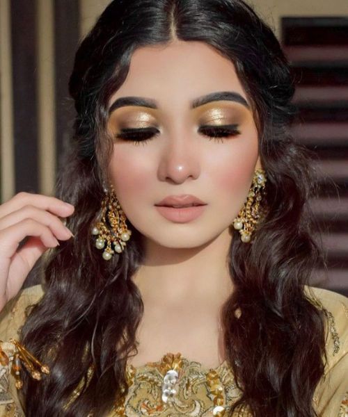 Golden Glow Mehndi Makeup Look