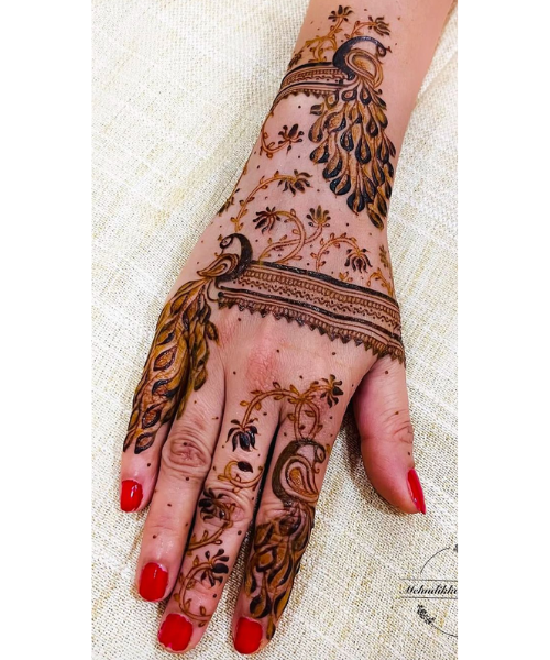 Graceful Peacock Mehndi for a Royal Look