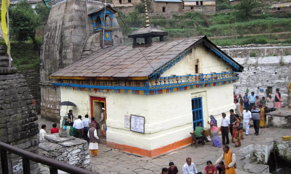 Local Support and Arrangements