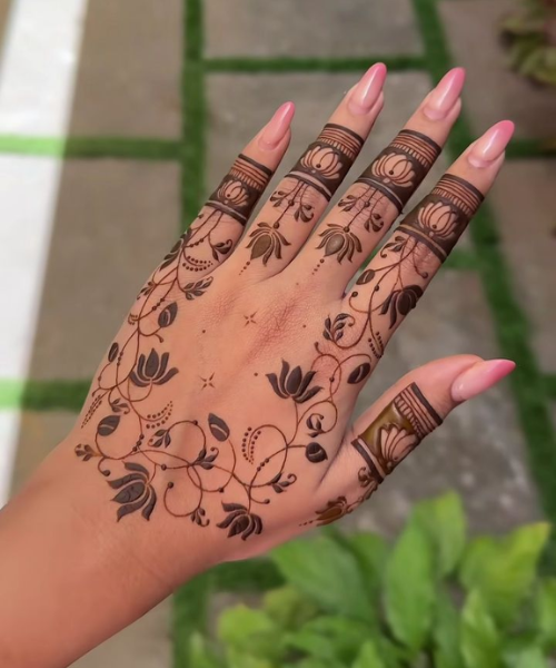 Lotus Vali Mehndi for Garba Nights