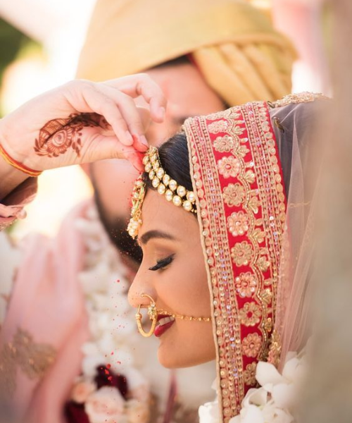 Close-Up Sindoor Moment Pose During Ceremony