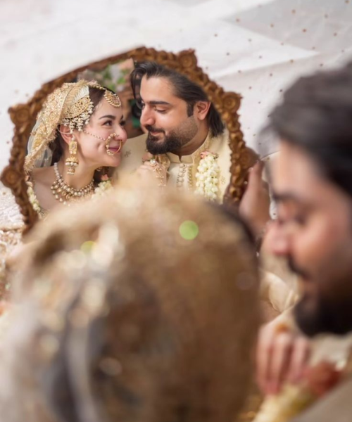 Mirror Reflection Pose with Bride and Groom Smile