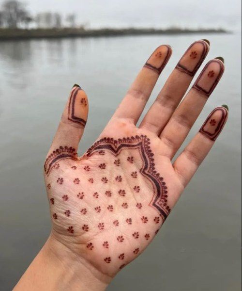 Dotted Curve Mehndi with Finger Tips