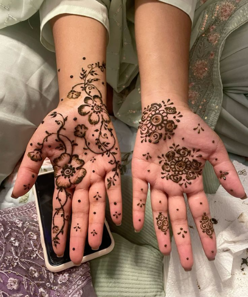 Minimal Lotus Motif with Finger Tips