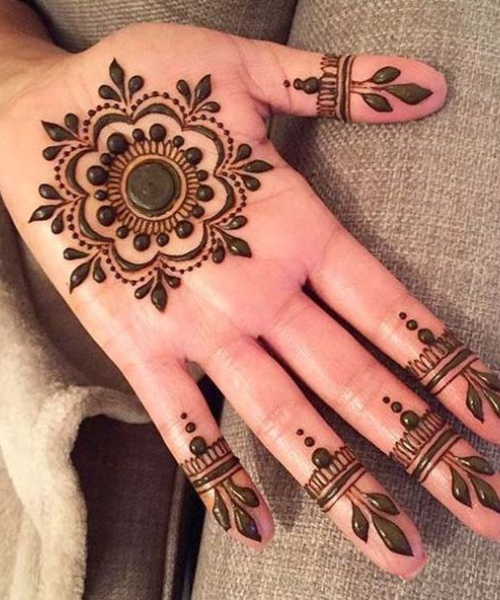 Simple Circle Motif Mehndi Design
