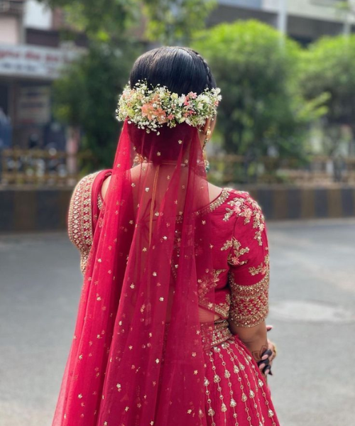 Floral Veil Bun with Baby’s Breath