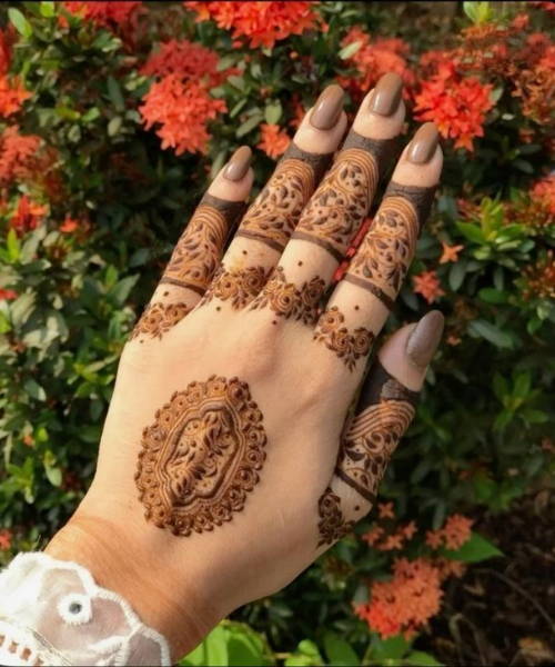 Intricate Petal Charm for Elegant Hands