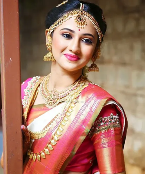 Bold Pink Lips & Classic Eye Look