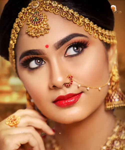 Glossy Red Lips & Flawless Finish