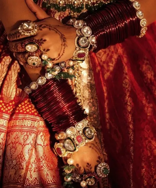 Maroon Bridal Chura with Kundan Glow