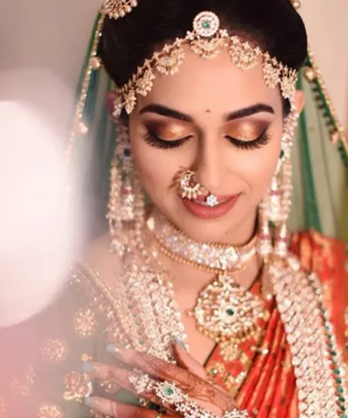 Shimmer Bronze Eyes & Nude Lips