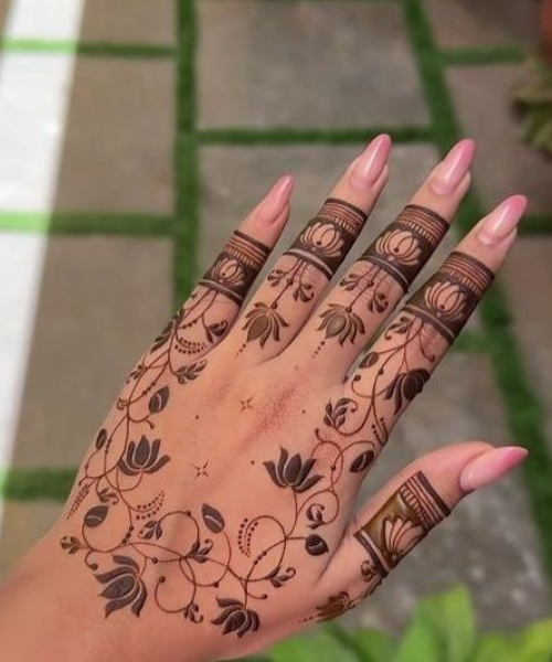 Graceful Vines for Modern Hands