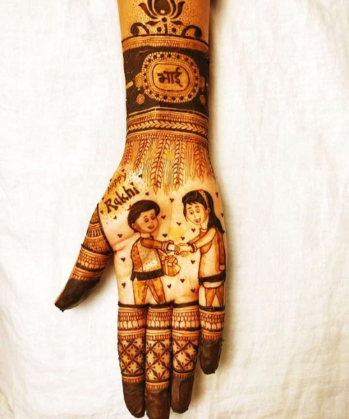 Heartfelt Bond Captured in Mehndi Art