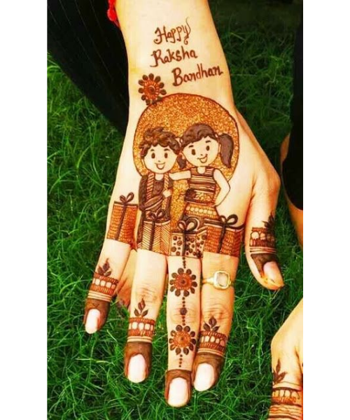 Sibling Love Captured in Mehndi Art