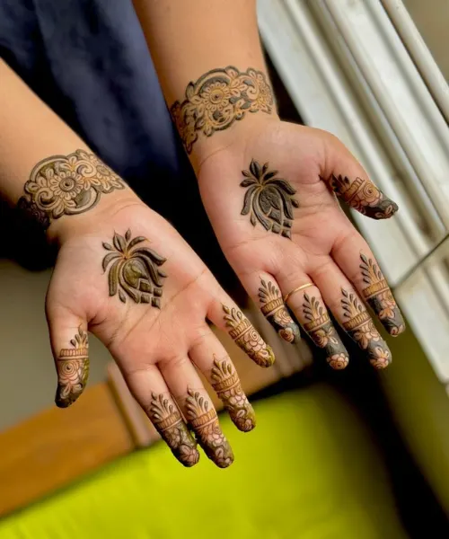 Modern Minimal Mehndi Highlighting Leafy Motifs